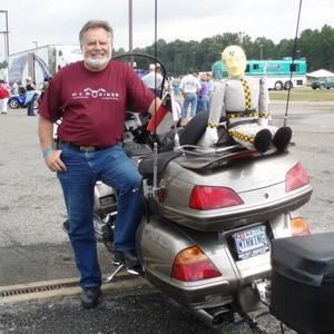 Meet your Posher, Dennis